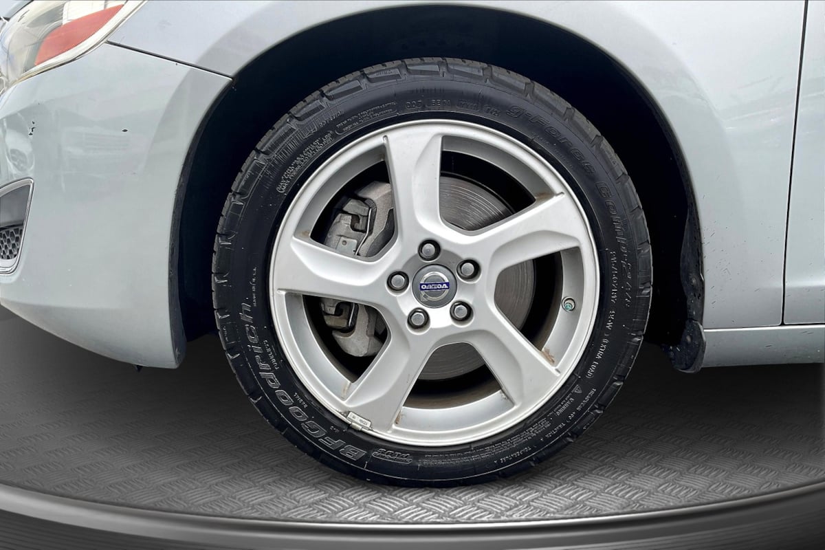 2013 Volvo S60 T5 photo 9