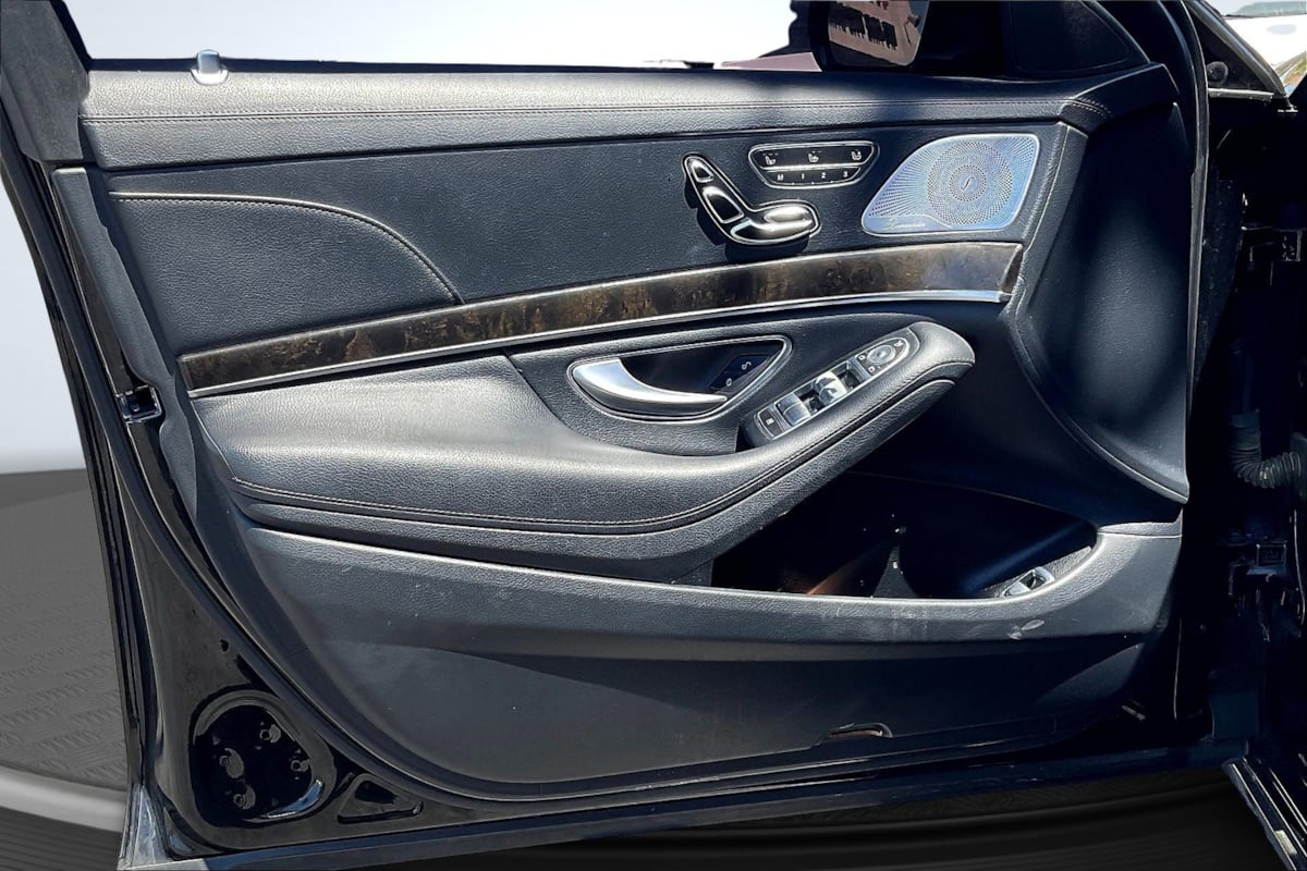 2015 Mercedes Benz S 550 photo 23