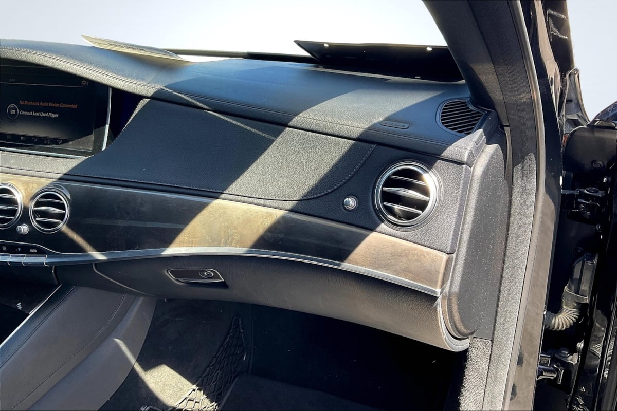 2015 Mercedes Benz S 550 photo 17