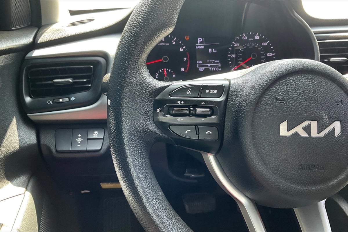 2022 Kia Rio LX photo 15