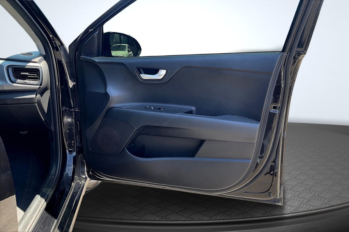 2022 Kia Rio LX photo 21