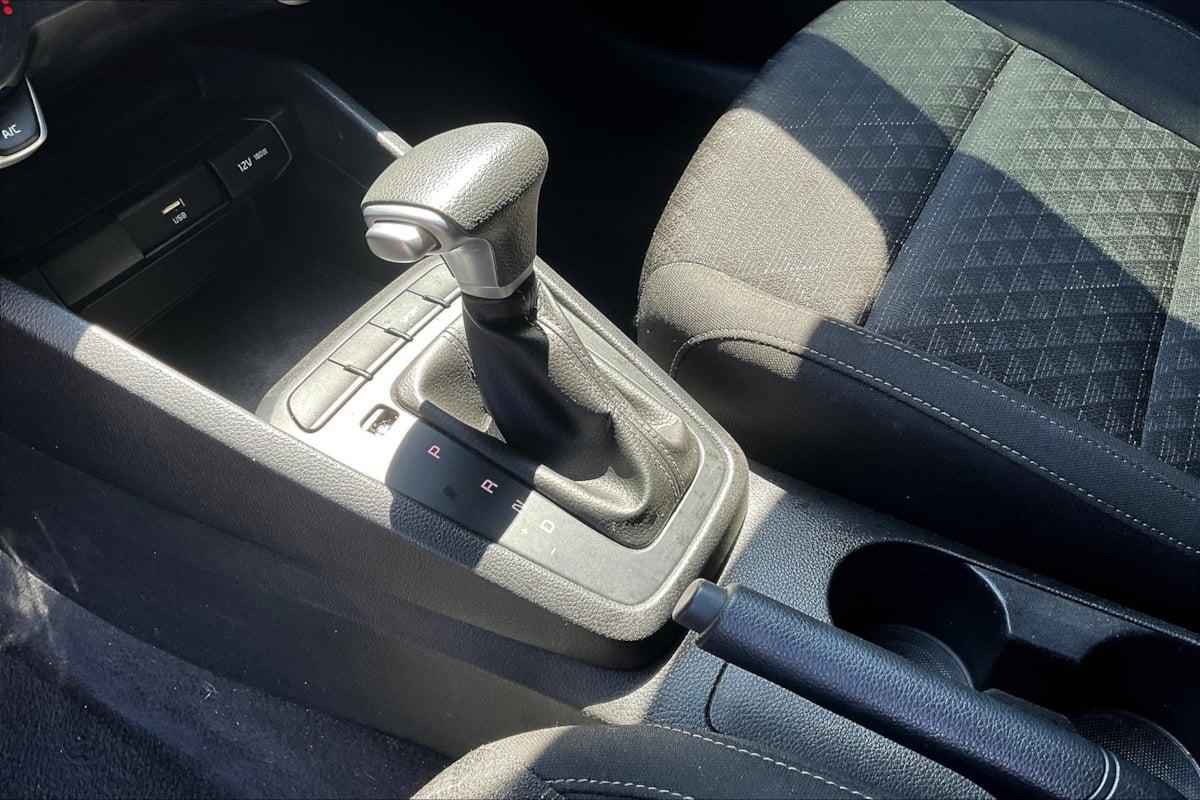 2022 Kia Rio LX photo 12