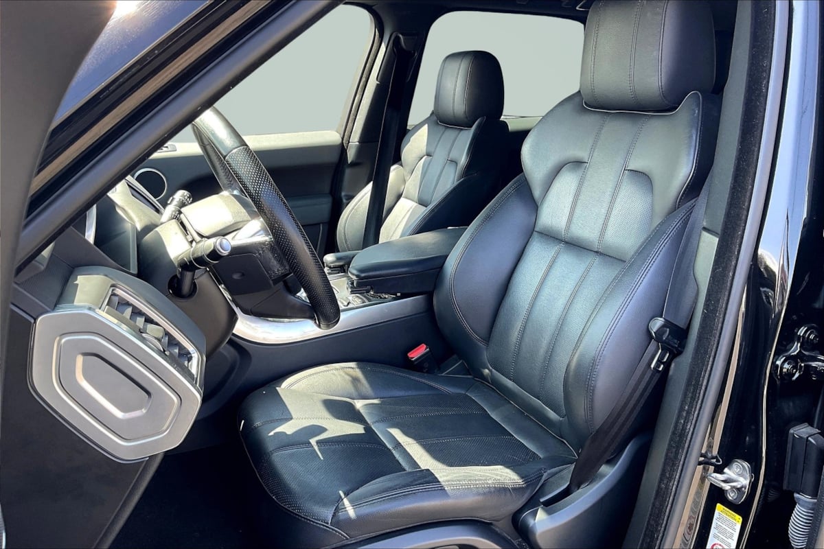 2014 Land Rover Range Rover Sport SE photo 24