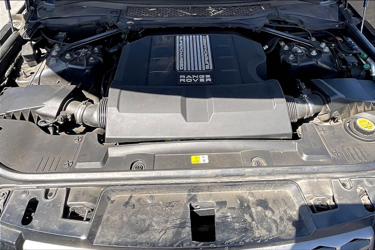 2014 Land Rover Range Rover Sport SE photo 9