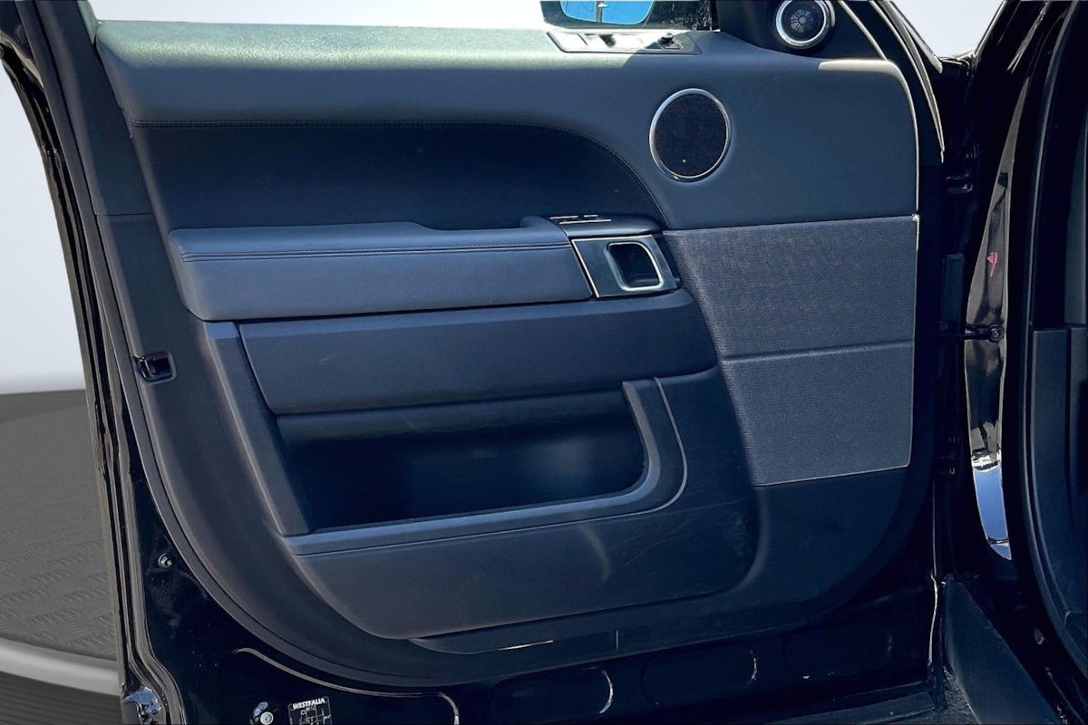 2014 Land Rover Range Rover Sport SE photo 22
