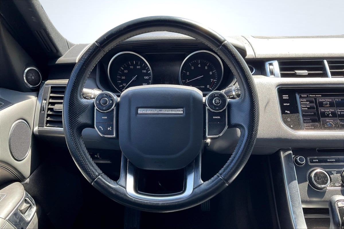 2014 Land Rover Range Rover Sport SE photo 4