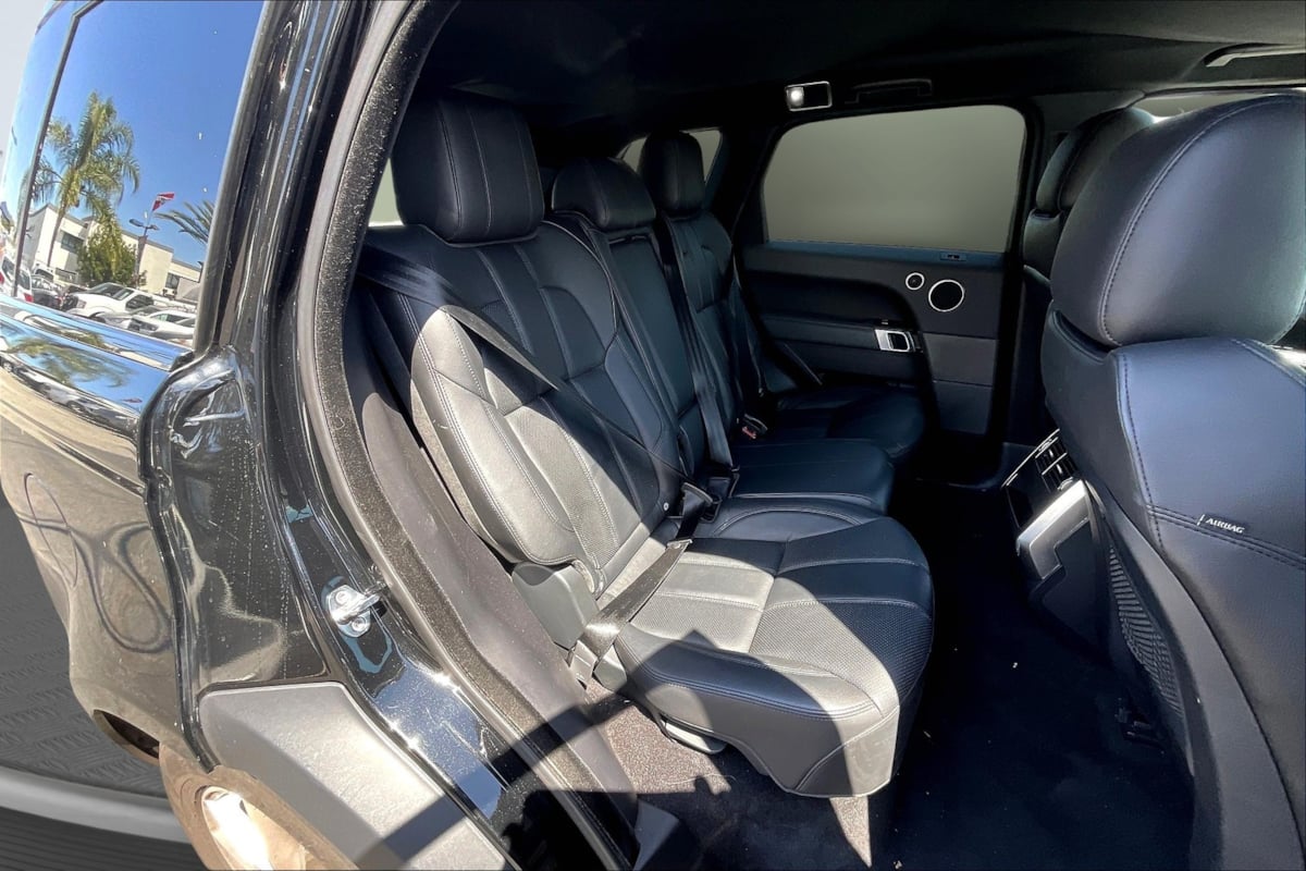 2014 Land Rover Range Rover Sport SE photo 26