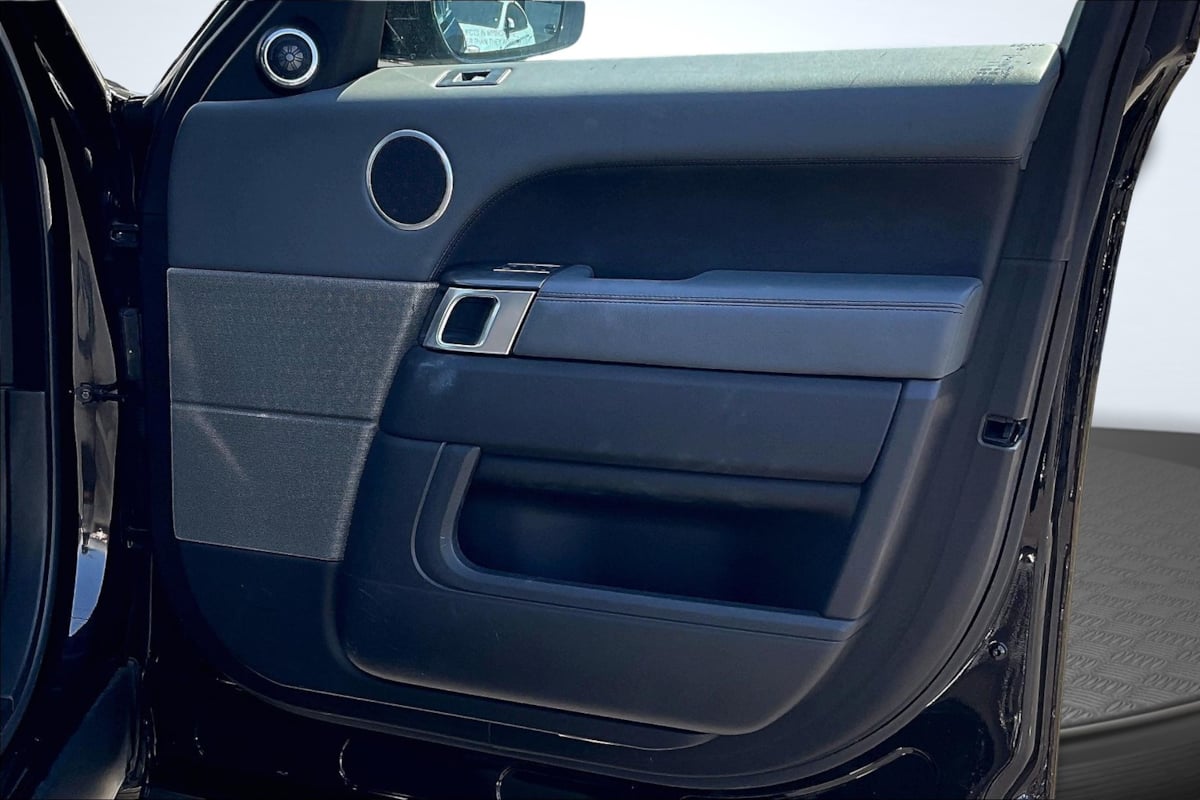 2014 Land Rover Range Rover Sport SE photo 23