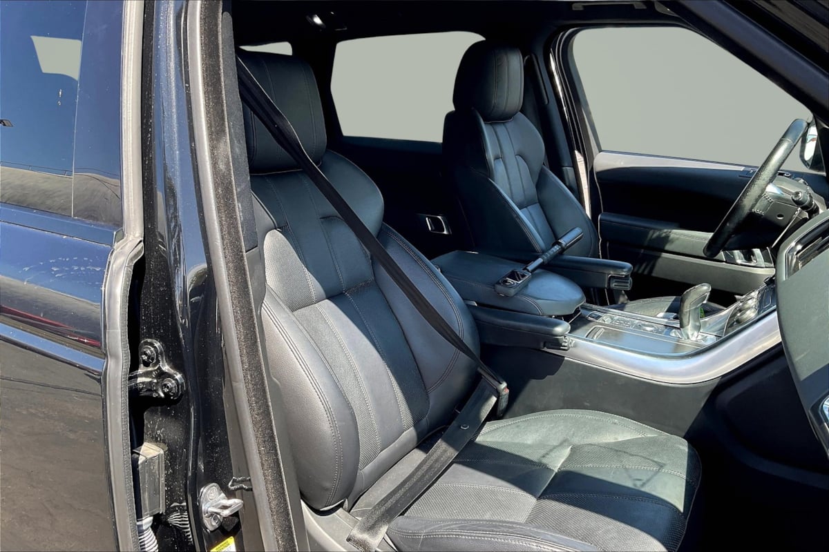 2014 Land Rover Range Rover Sport SE photo 6