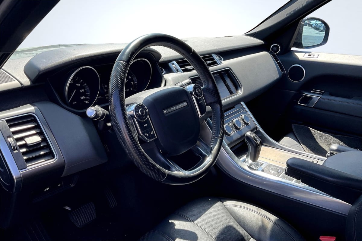 2014 Land Rover Range Rover Sport SE photo 13