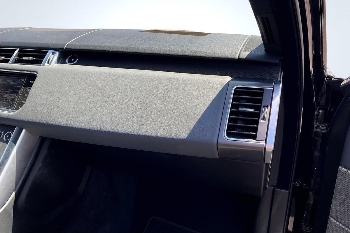 2014 Land Rover Range Rover Sport SE photo 16