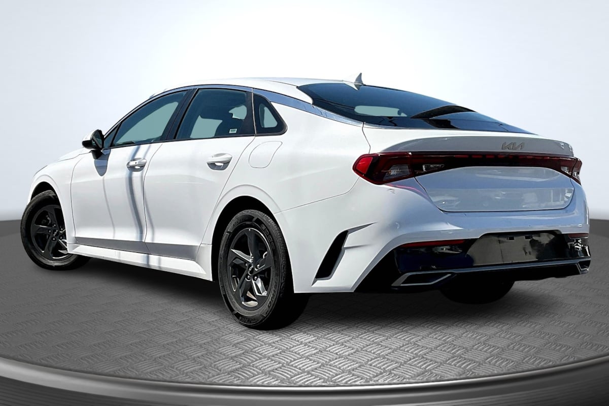 2023 Kia K5 LXS photo 2