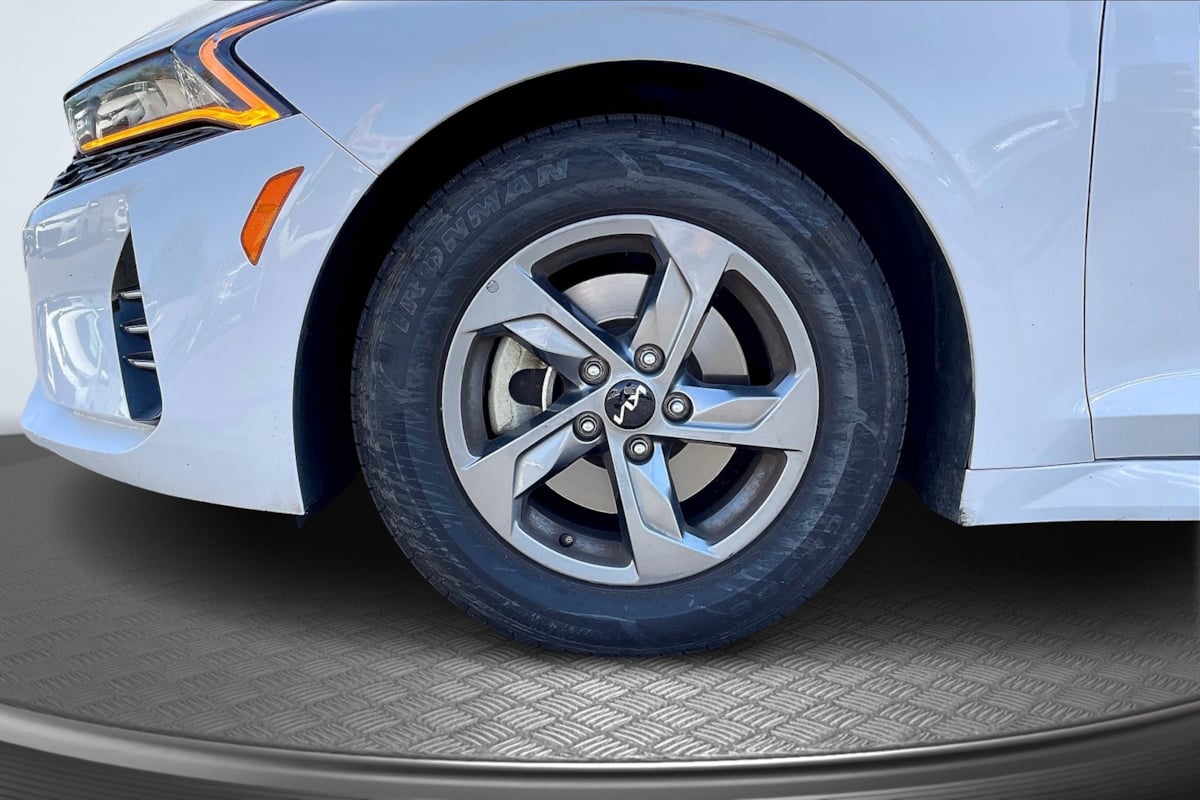 2023 Kia K5 LXS photo 9