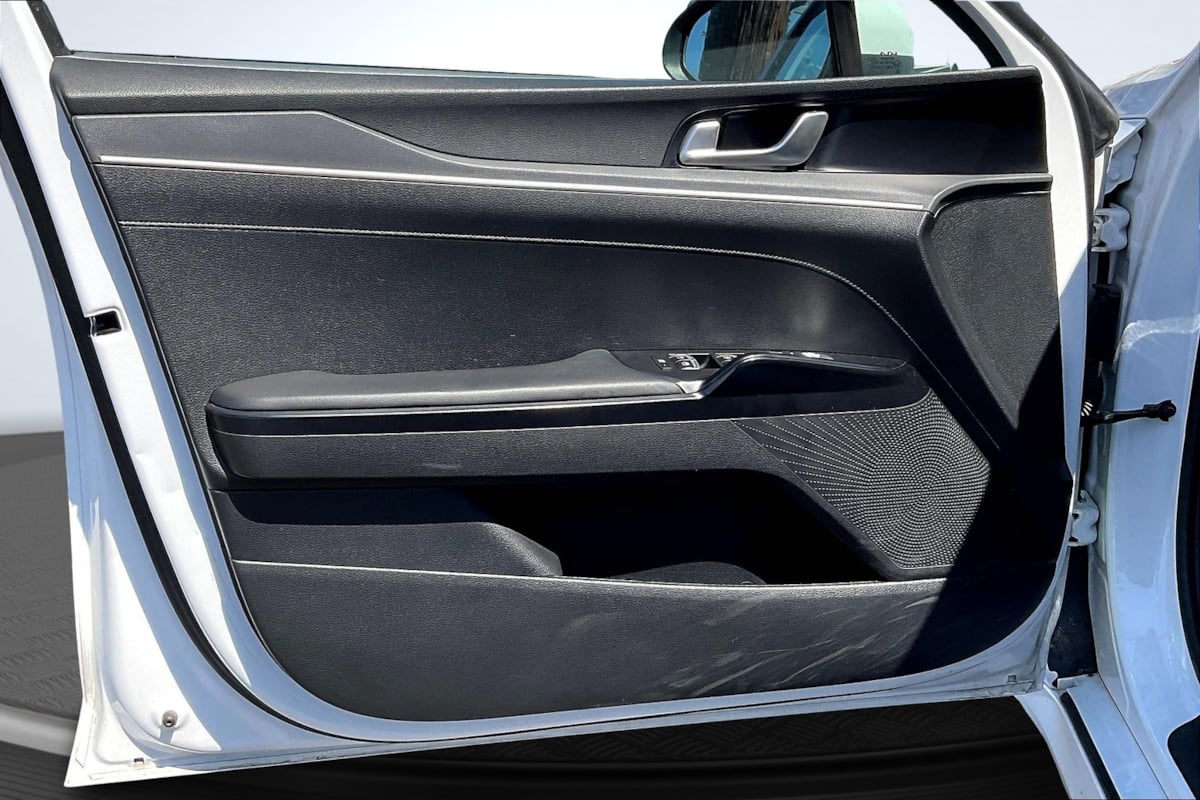 2023 Kia K5 LXS photo 23