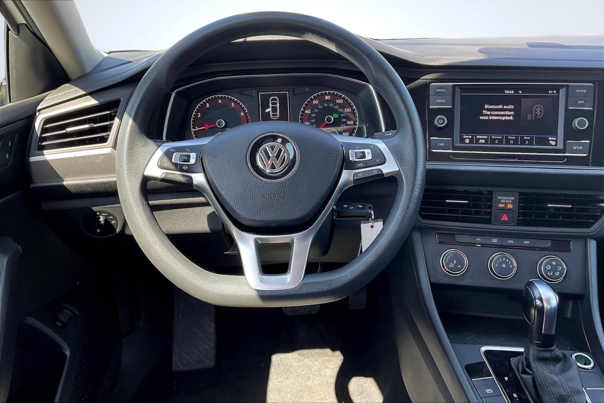 2019 Volkswagen Jetta SE R-Line photo 5