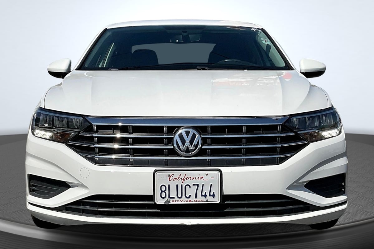 2019 Volkswagen Jetta SE R-Line photo 3
