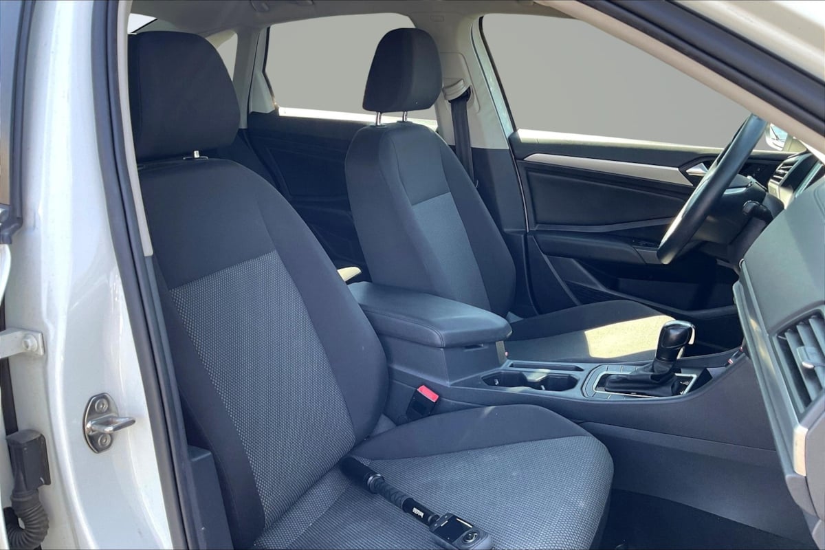 2019 Volkswagen Jetta SE R-Line photo 7