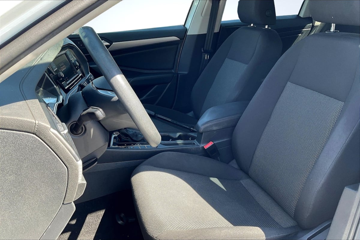 2019 Volkswagen Jetta SE R-Line photo 24