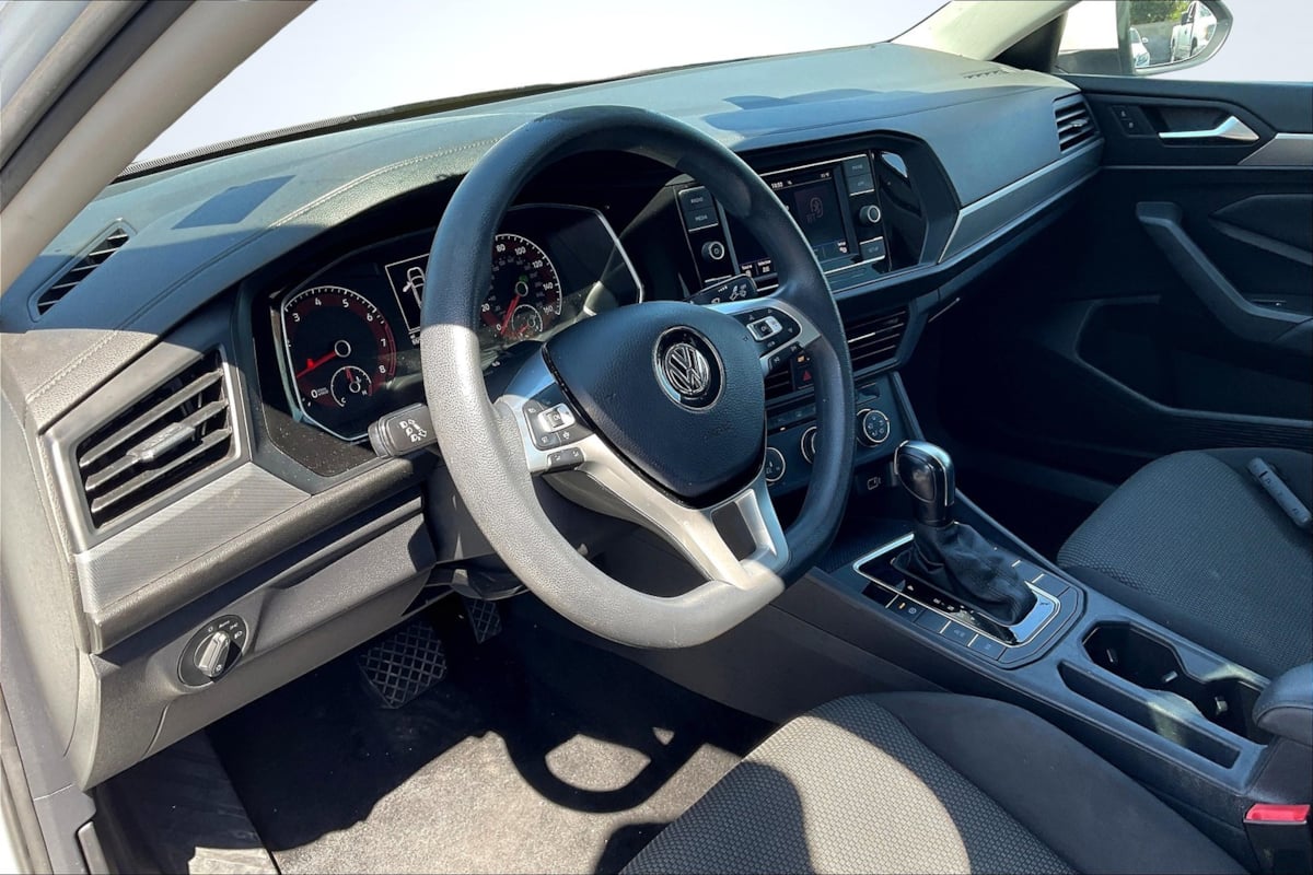 2019 Volkswagen Jetta SE R-Line photo 13
