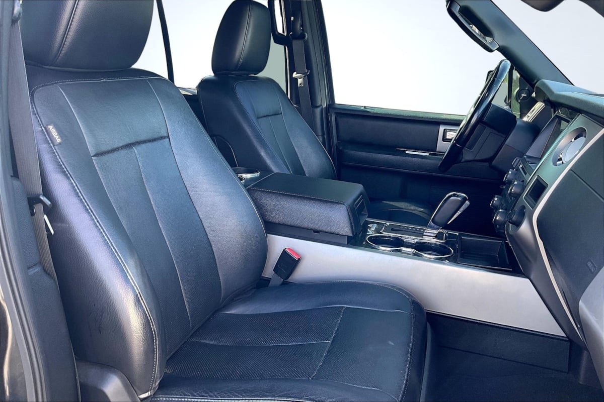 2017 Ford Expedition Limited photo 7