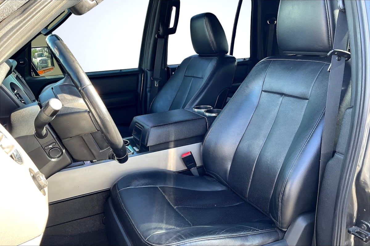2017 Ford Expedition Limited photo 24