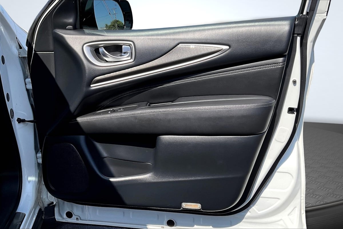 2019 Infiniti QX60 Luxe photo 22
