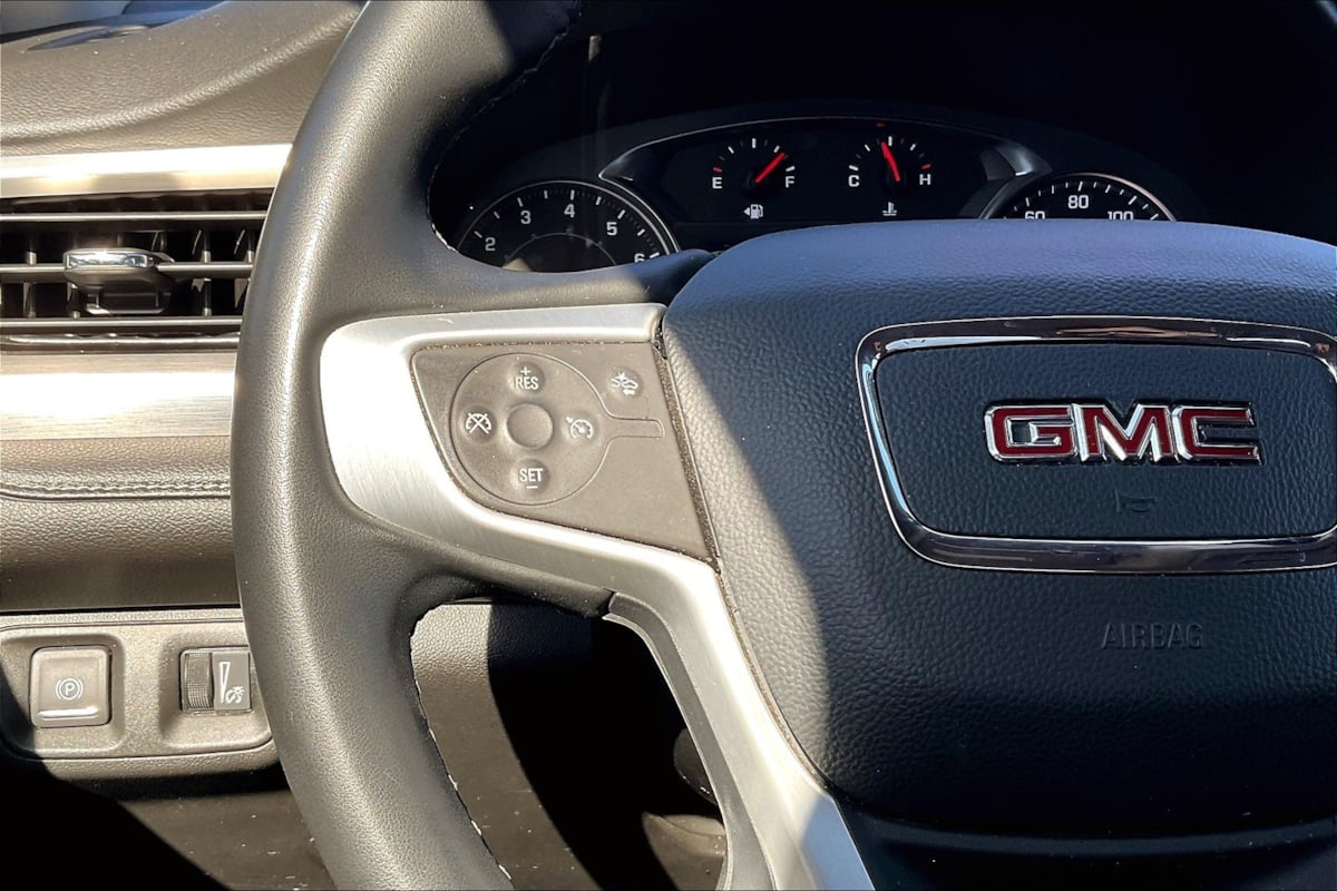 2023 Gmc Acadia SLT photo 17