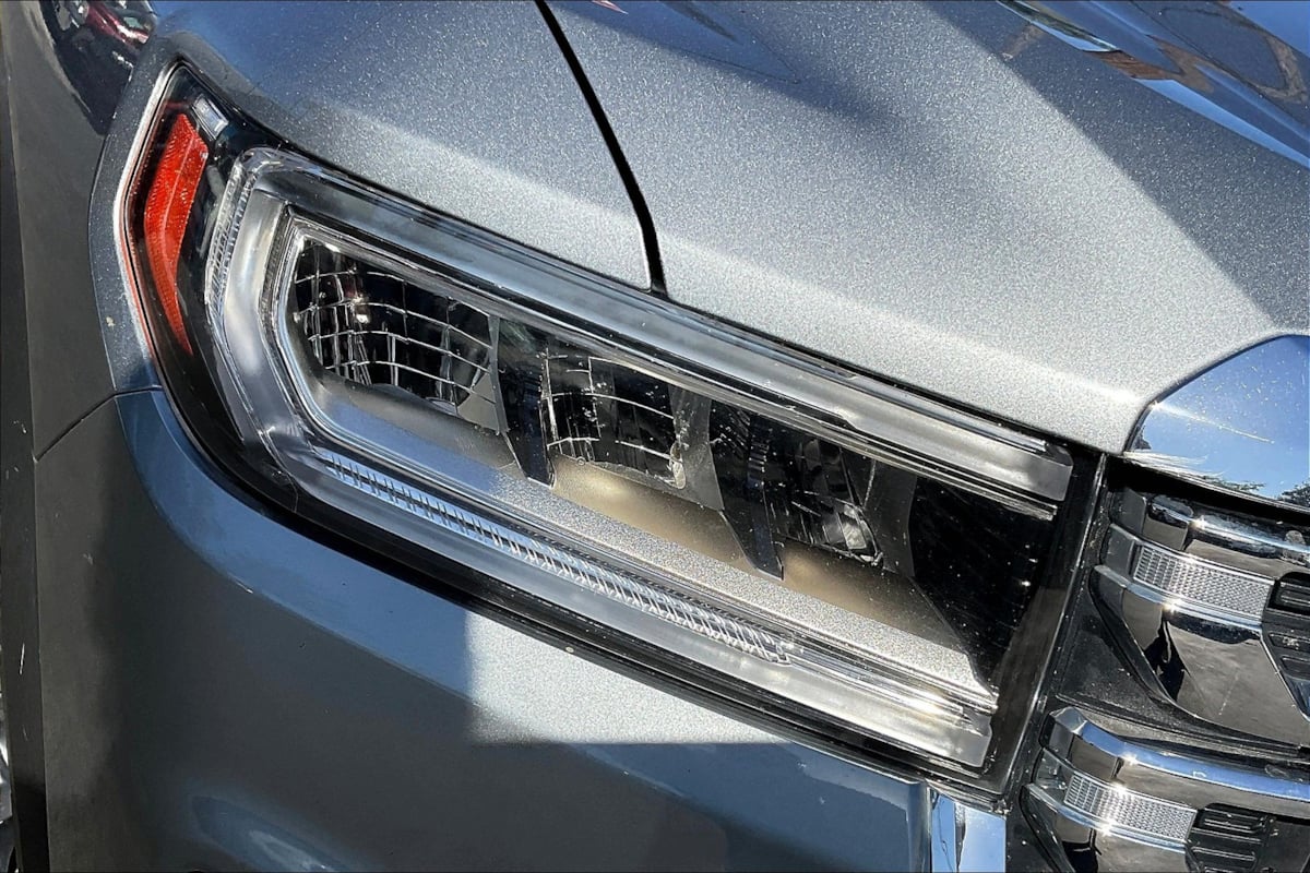 2023 Gmc Acadia SLT photo 29