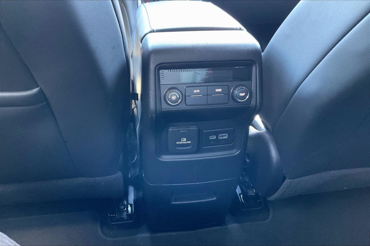 2023 Gmc Acadia SLT photo 32
