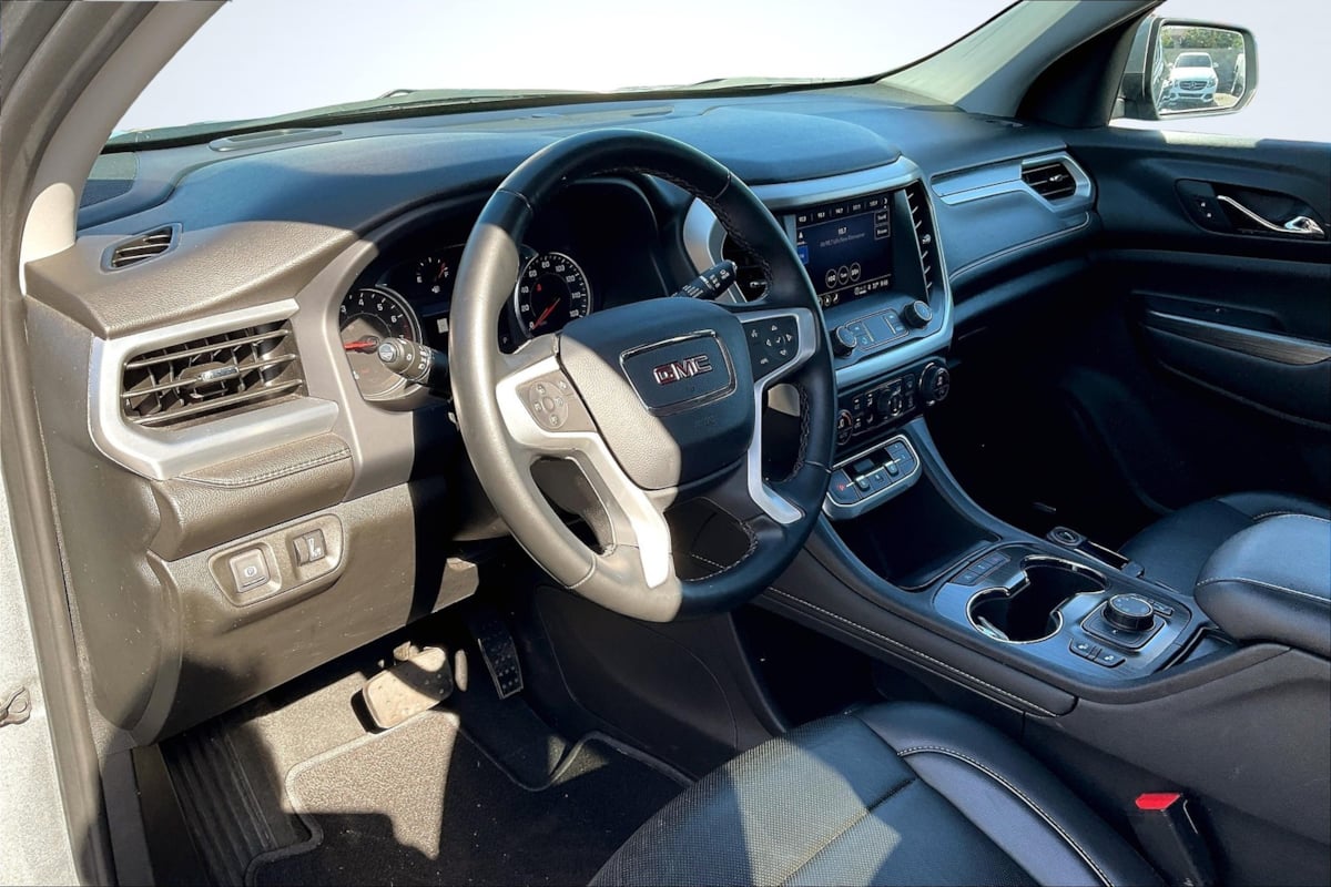 2023 Gmc Acadia SLT photo 13