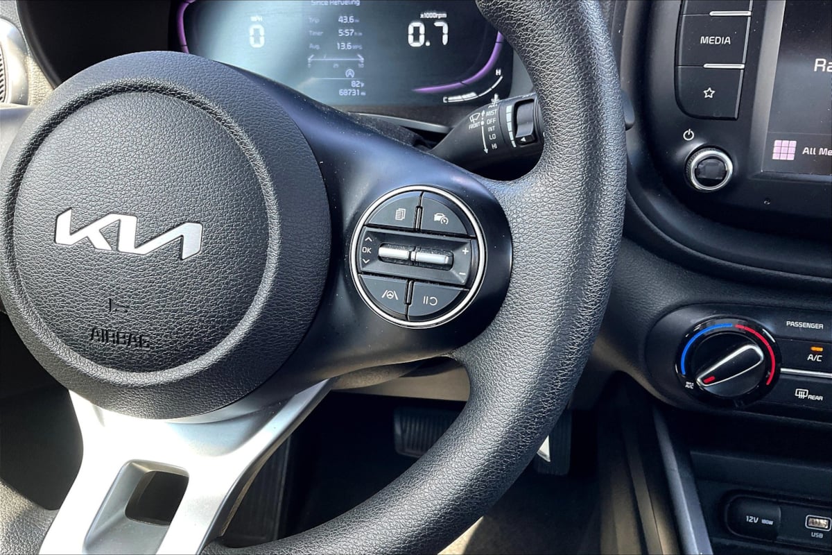 2023 Kia Soul LX photo 16