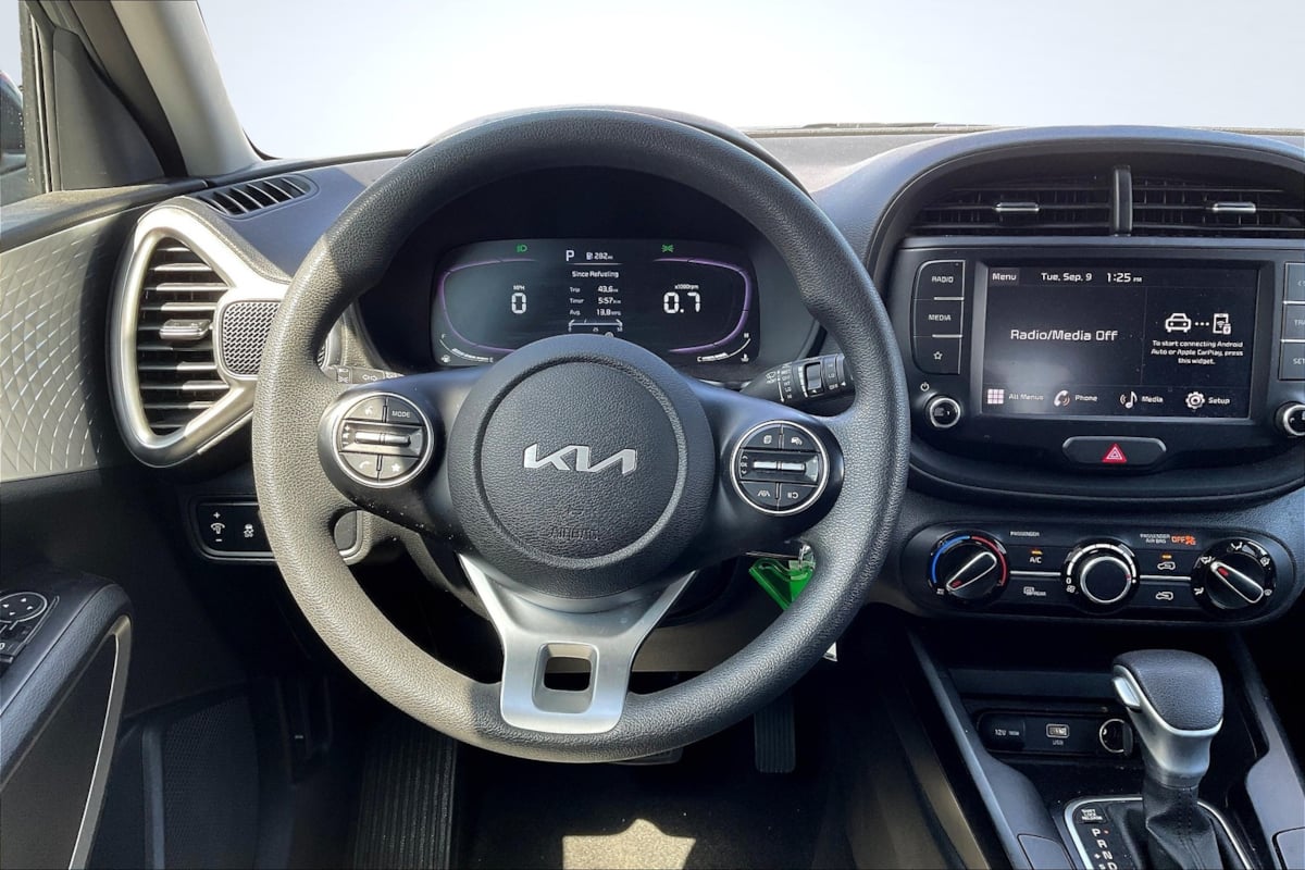 2023 Kia Soul LX photo 4