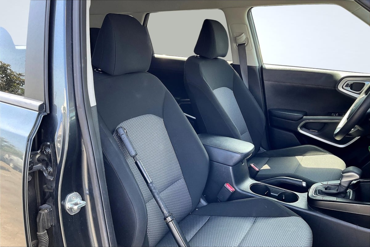 2023 Kia Soul LX photo 6