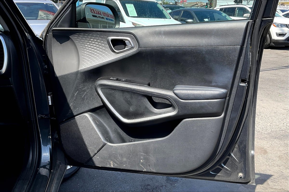 2023 Kia Soul LX photo 21