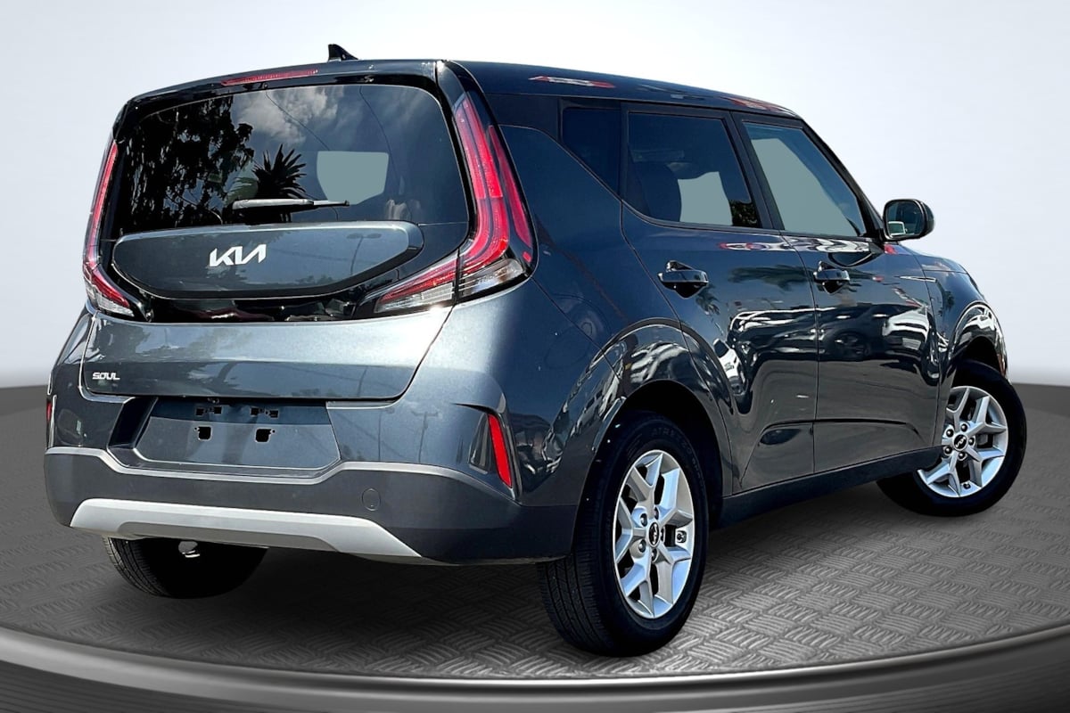 2023 Kia Soul LX photo 10