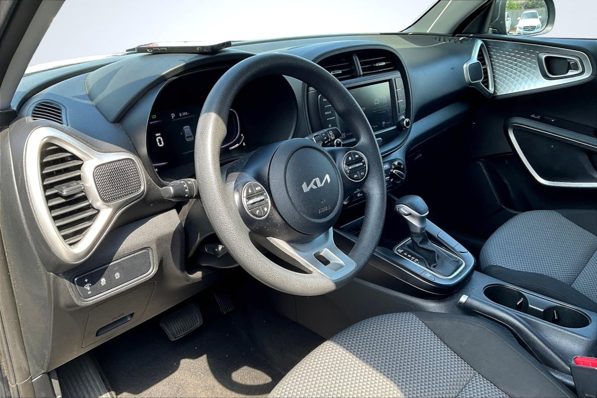 2023 Kia Soul LX photo 11
