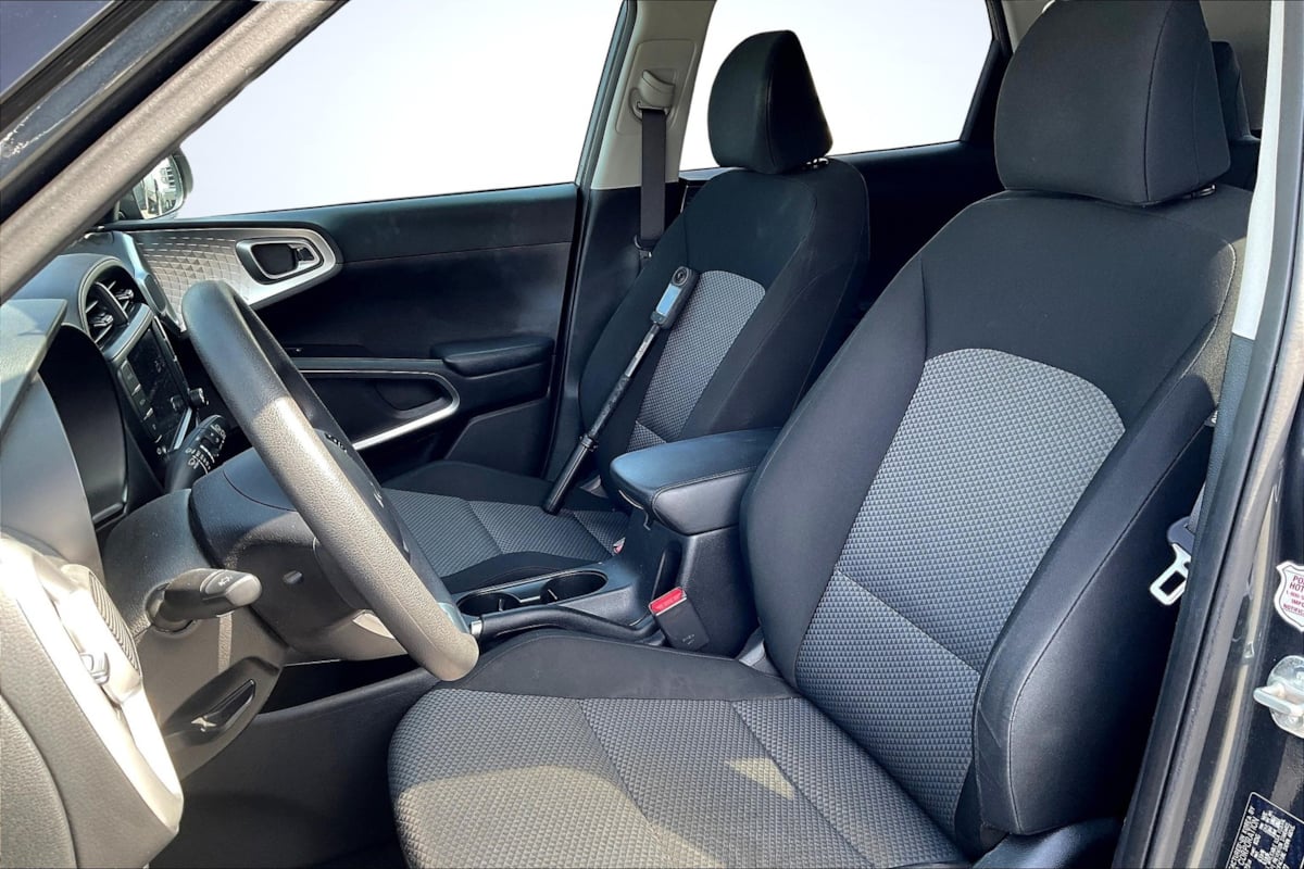 2023 Kia Soul LX photo 22