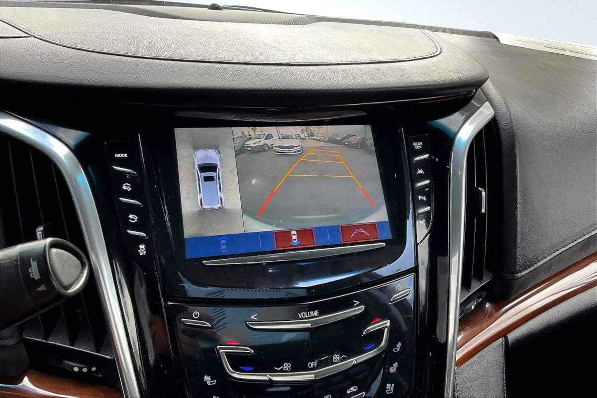 2019 Cadillac Escalade ESV Luxury photo 18