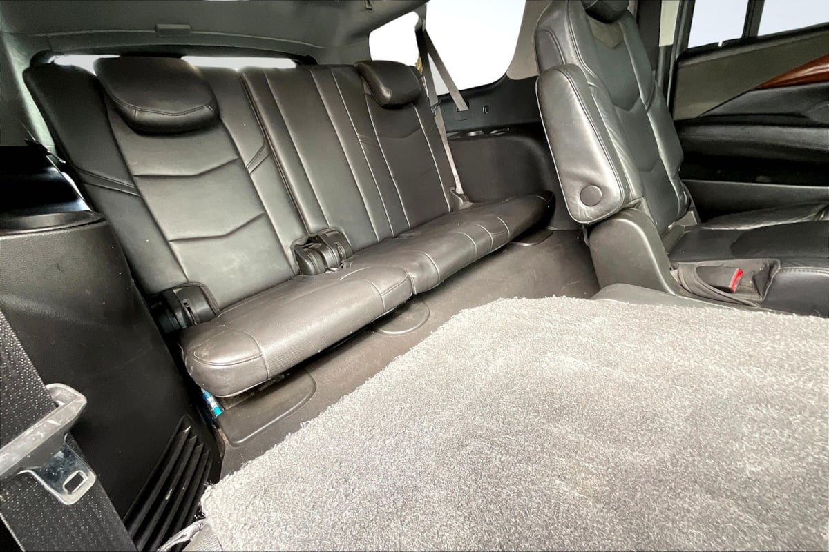 2019 Cadillac Escalade ESV Luxury photo 25