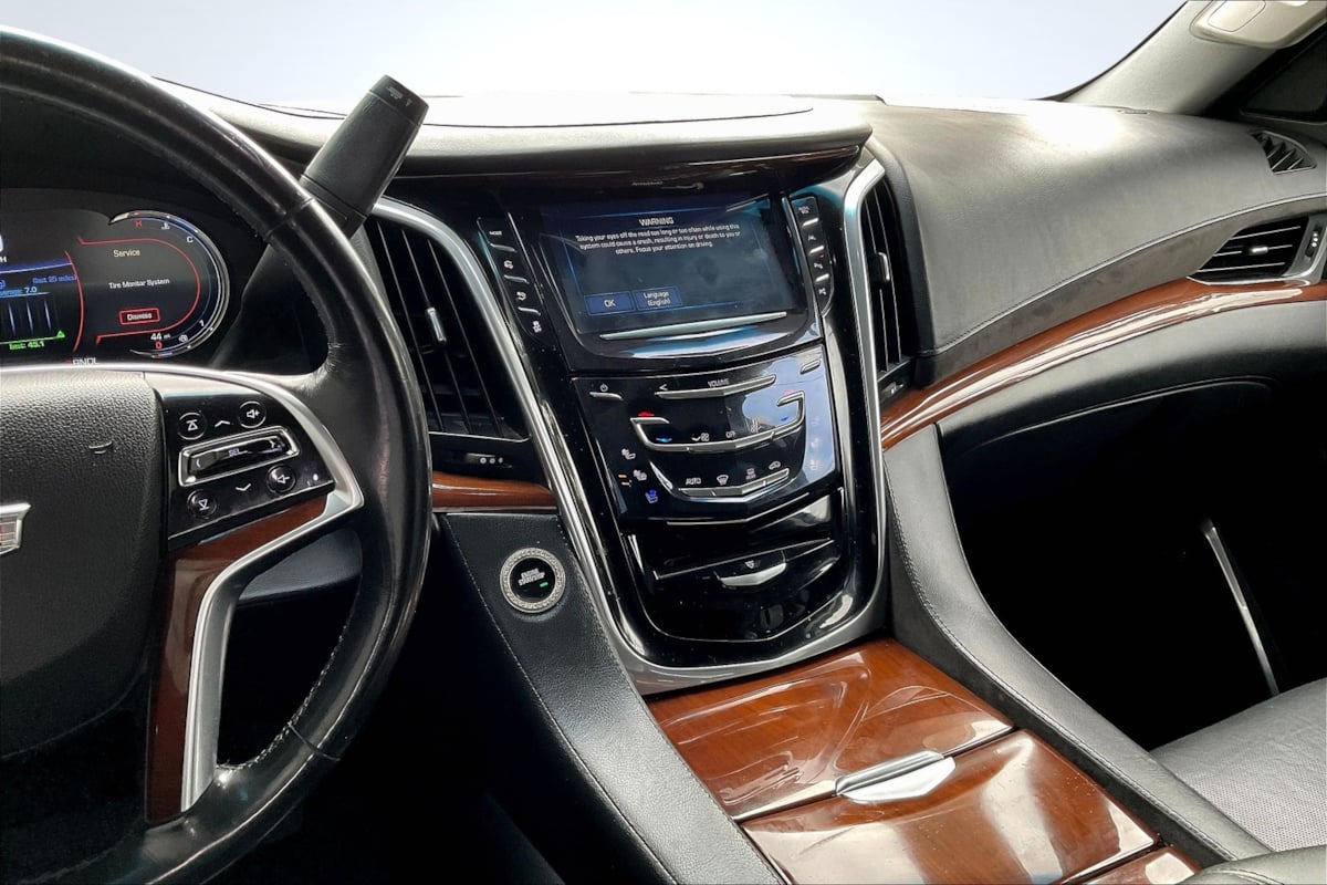 2019 Cadillac Escalade ESV Luxury photo 5