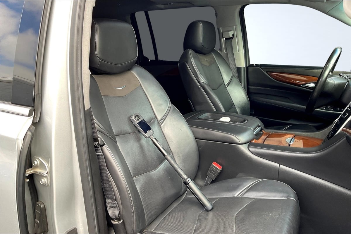 2019 Cadillac Escalade ESV Luxury photo 6