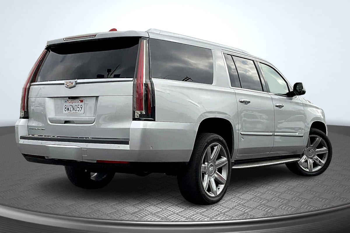 2019 Cadillac Escalade ESV Luxury photo 11