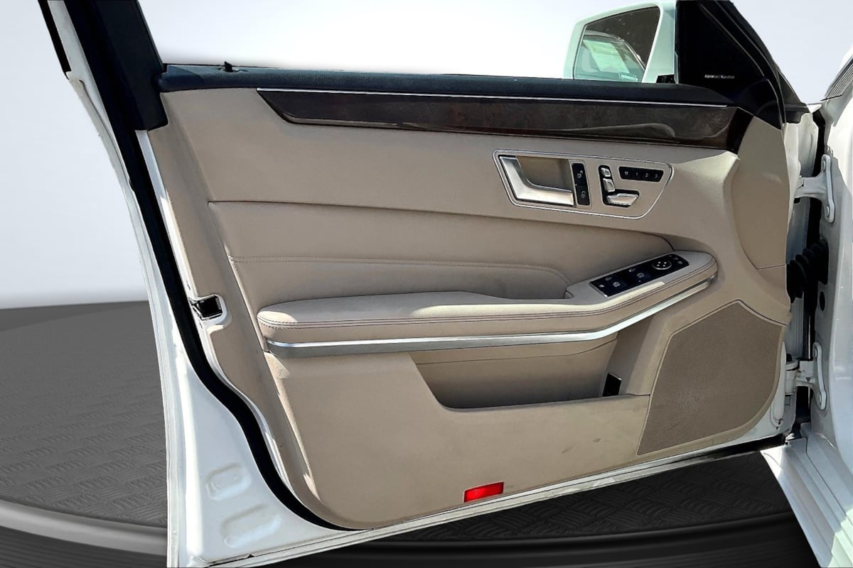 2015 Mercedes Benz E 350 4MATIC Wagon photo 23