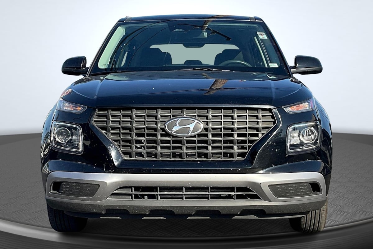 2024 Hyundai Venue SE photo 2