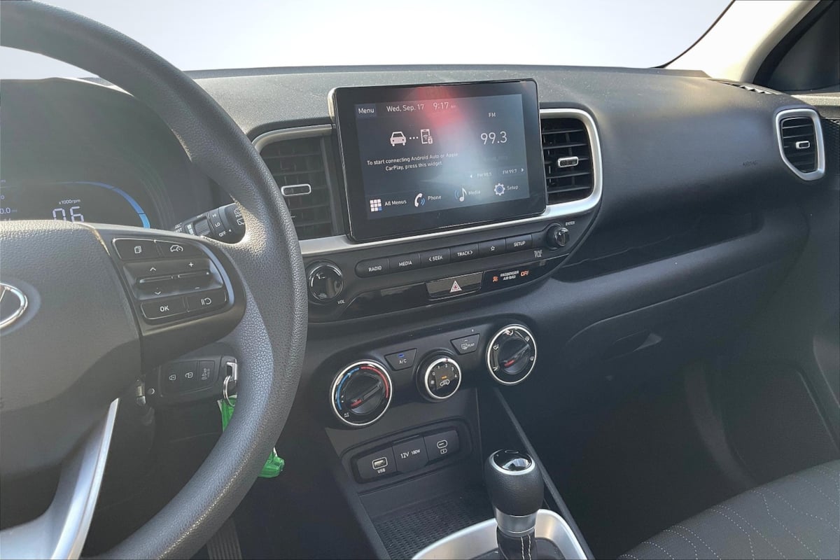 2024 Hyundai Venue SE - Photo 6