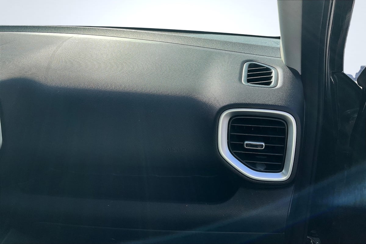 2024 Hyundai Venue SE - Photo 17