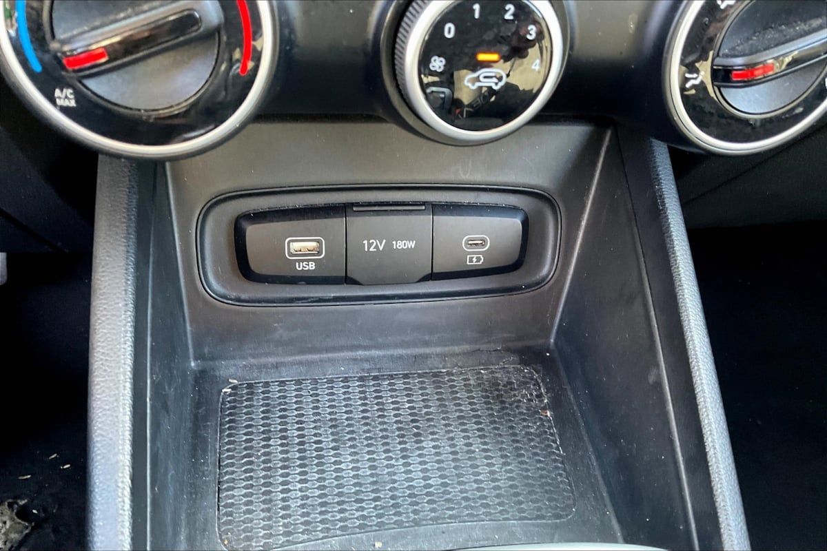 2024 Hyundai Venue SE - Photo 31