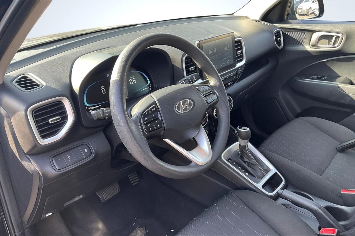 2024 Hyundai Venue SE - Photo 14