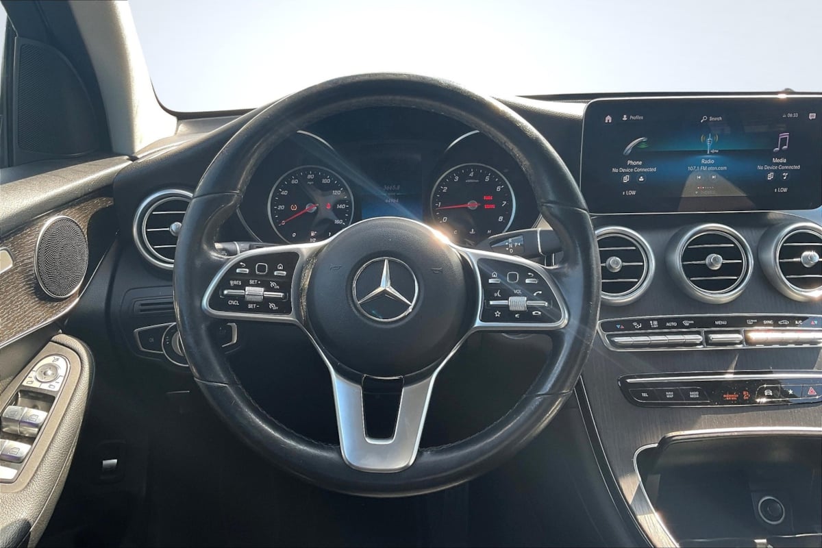 2021 Mercedes Benz GLC 300 photo 4