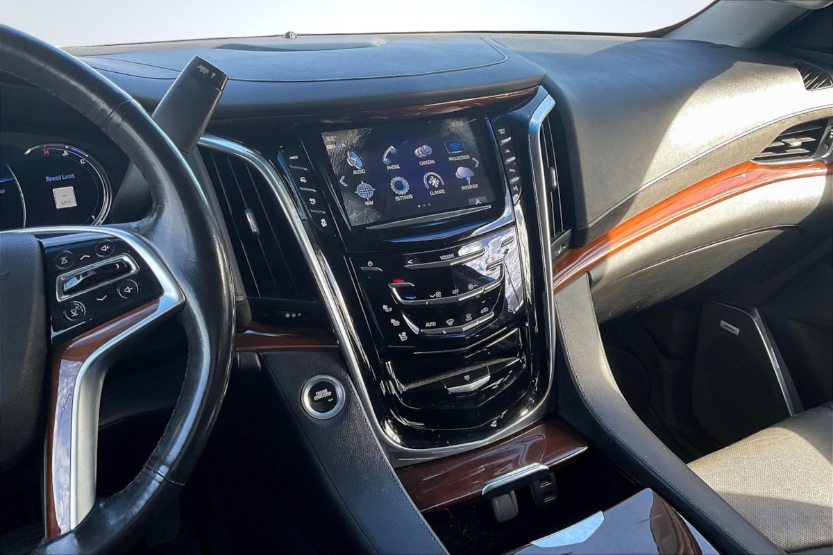 2018 Cadillac Escalade Luxury photo 6